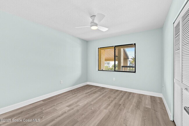 Building Photo - 551 S Brevard Ave