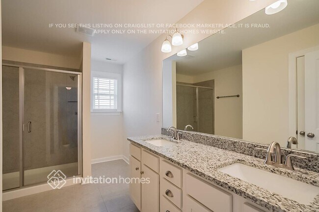 Building Photo - 1079 Vanguard Dr