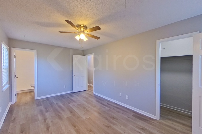 Building Photo - 3400 Teckla Blvd