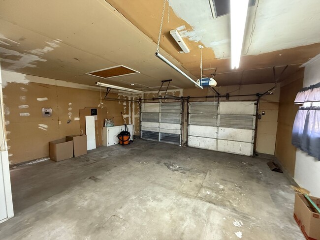 Building Photo - Updated single story home located in Ceres!