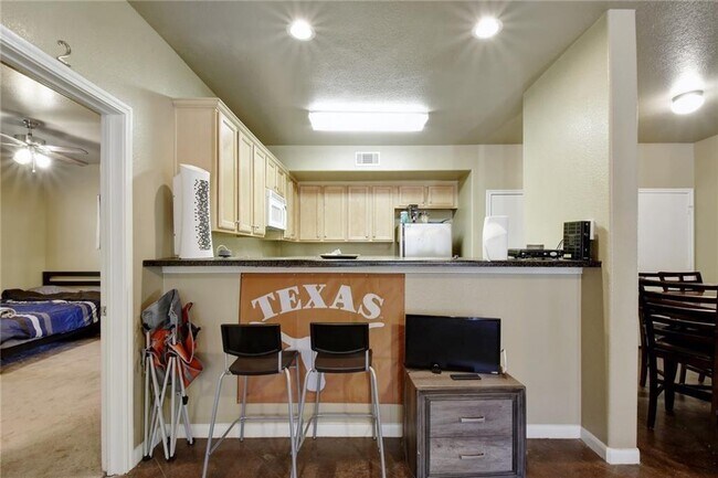 Building Photo - 2606 Salado St