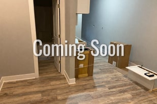 Building Photo - 215 N Bridge St