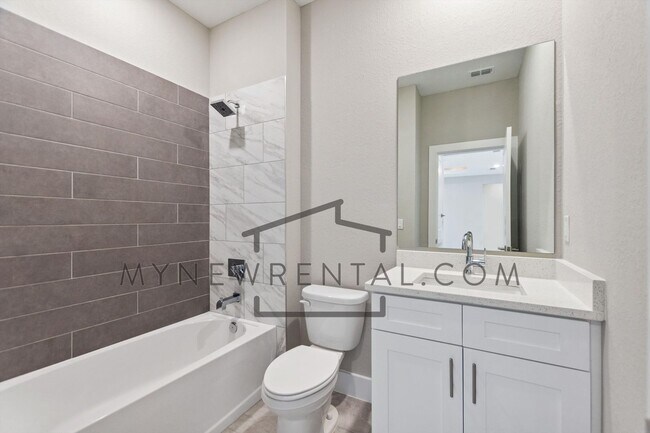 Building Photo - Deposit-Free! Get $1,000 OFF your first mo...