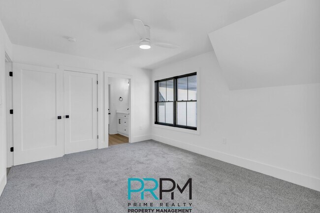 Building Photo - 938 Benchmark Dr