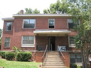 Building Photo - 1 bedroom Downtown Apartment in Historic District