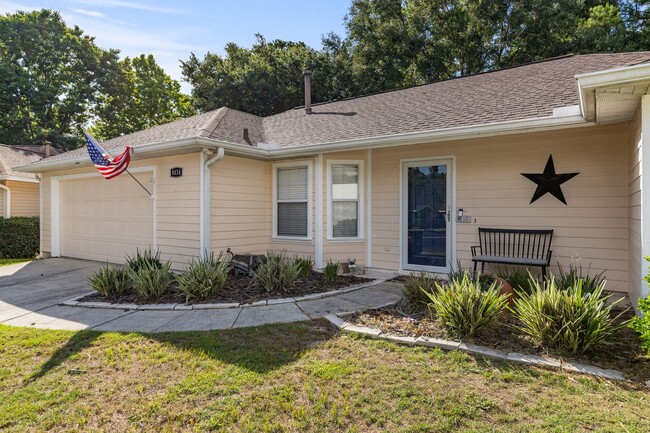 Building Photo - Experience a breezy lifestyle in the convenient Eagle Point subdivision!