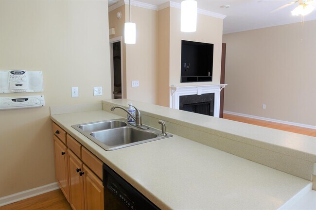 Building Photo - 30 Cedar Rock Dr