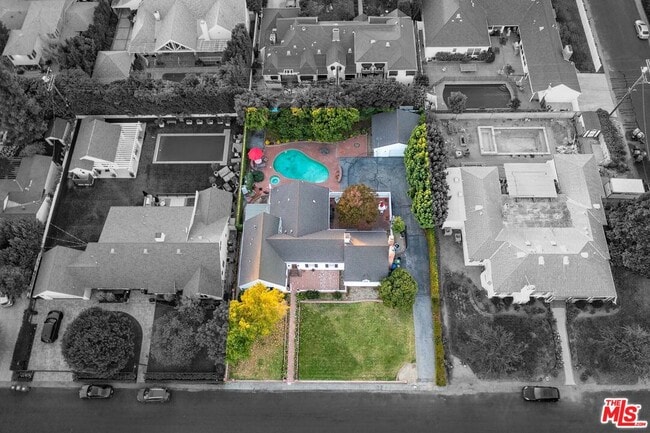 Building Photo - 4649 Sancola Ave