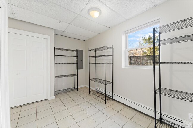 Building Photo - 110-112-112 S Broadway