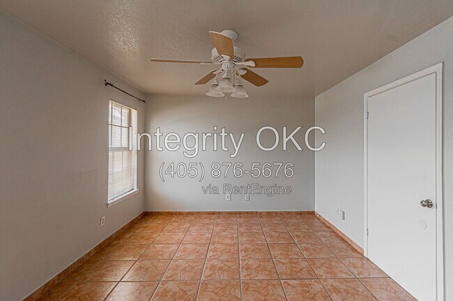 Building Photo - 4400 Hemingway Dr