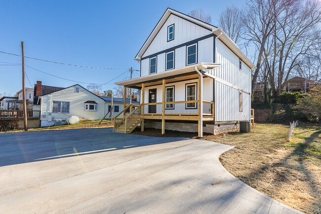Building Photo - 71 Oakley Rd