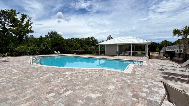 Building Photo - 13 S Main Deck Dr