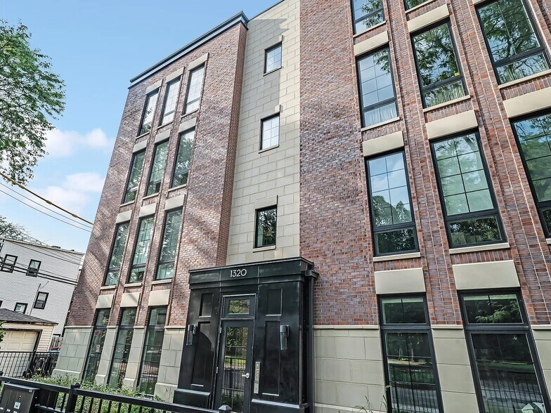 Primary Photo - 1320 W Lexington St