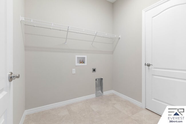 Building Photo - 12 Lysander Ln