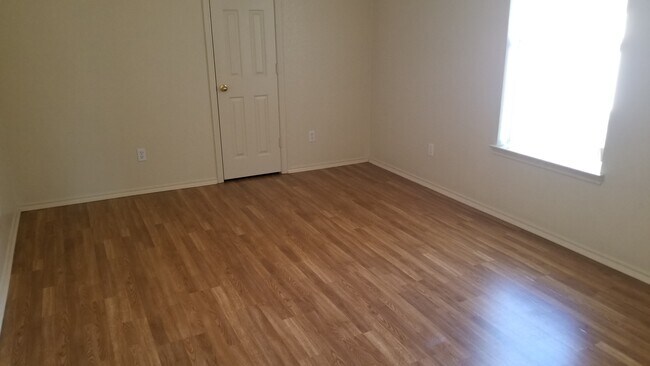 Building Photo - 7215 Upland Bend Dr