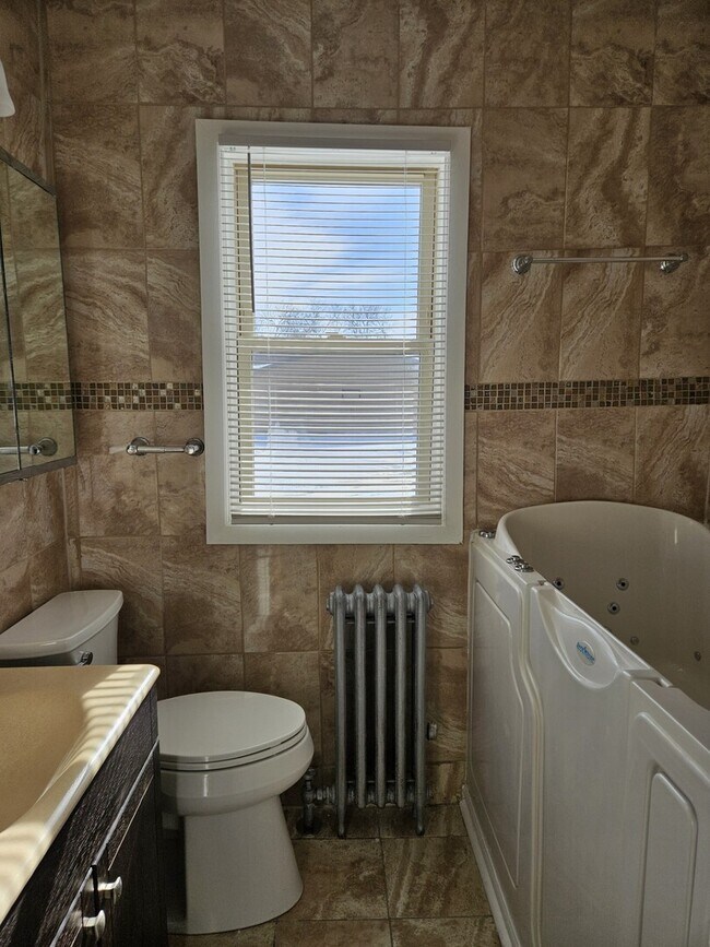 Building Photo - 10000 S Michigan Ave