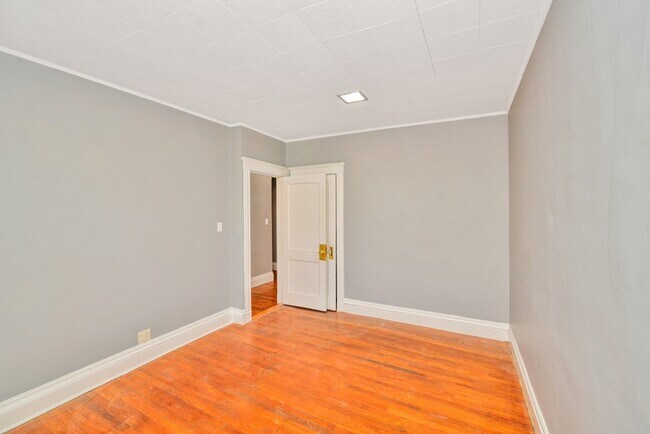 Building Photo - 146 Homestead St