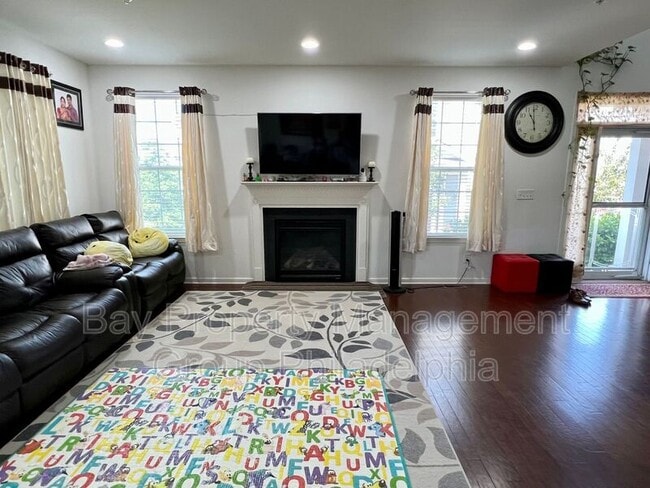 Building Photo - 151 Fairfield Cir N