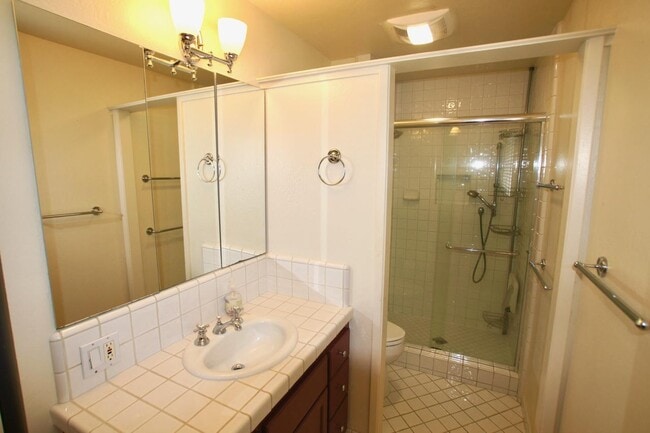 Building Photo - 1715 Grizilo Dr