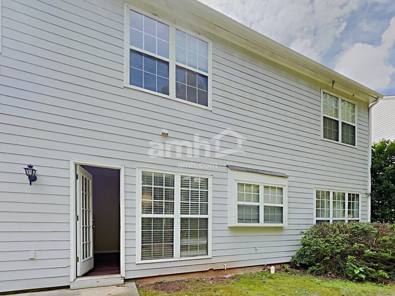 Building Photo - 150 Sessingham Ln