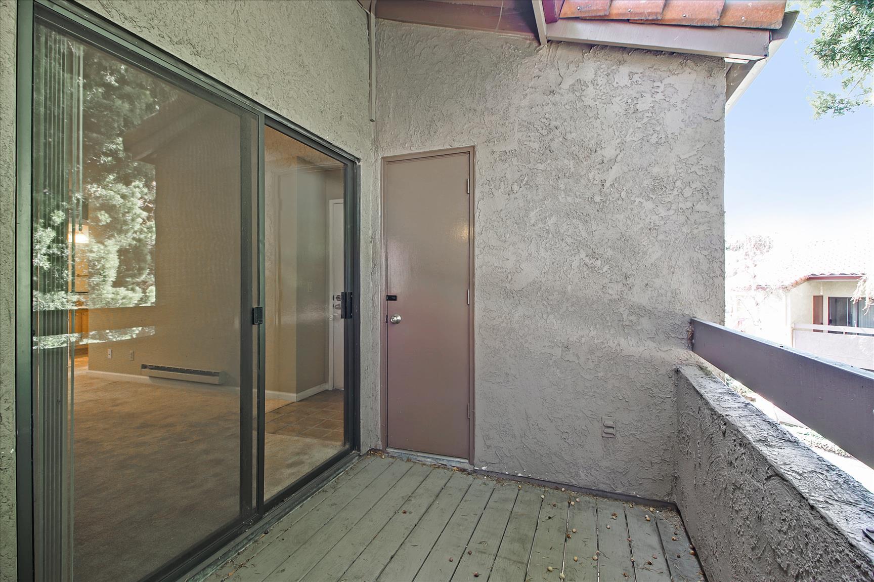 Building Photo - 2250 Monroe St