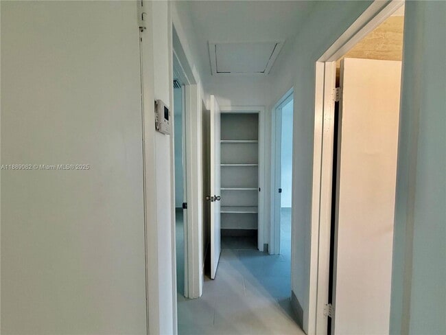 Building Photo - 1305 NW 4th St