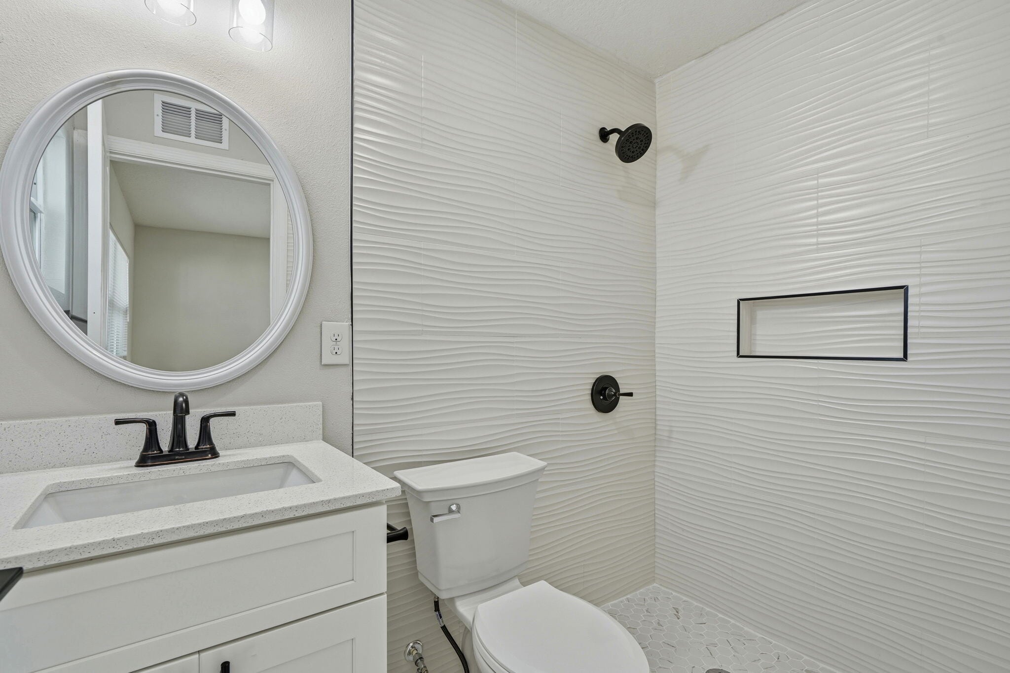 Building Photo - 3128 Bay St