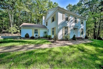 Building Photo - 27 Buttonwood Rd