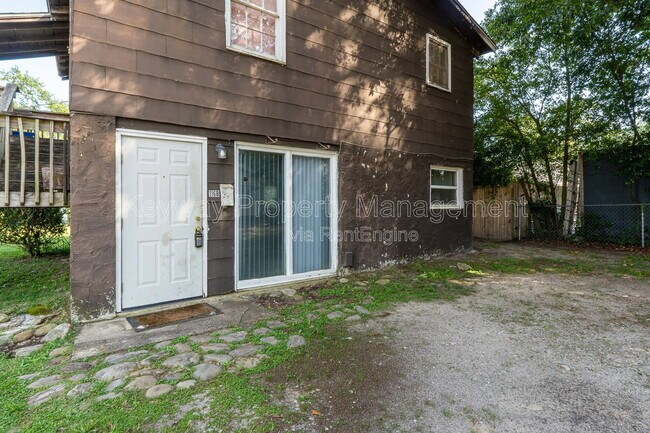 Building Photo - 116 Argyle Ave
