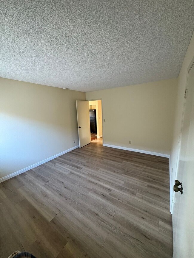Building Photo - 16902 Hoskins Lane