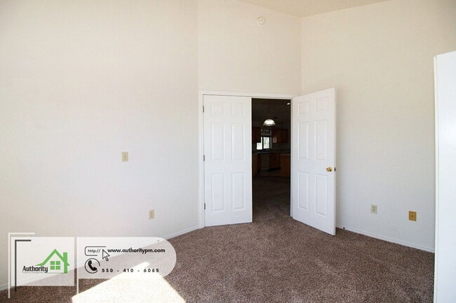 Building Photo - 21906 Chimney Rock Dr