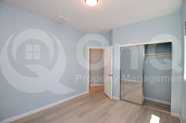 Building Photo - 38032 W Vera Cruz Dr