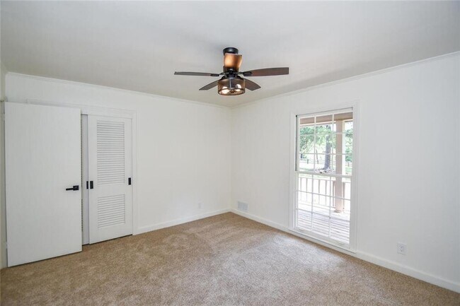 Building Photo - 17040 Birmingham Rd