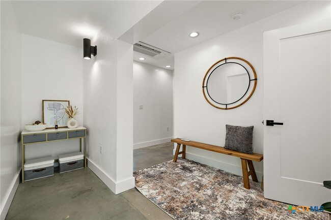 Building Photo - 1210 Angelina St