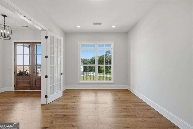 Building Photo - 401 Oakleigh Ave