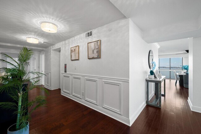 Building Photo - 3301 Bayshore Blvd
