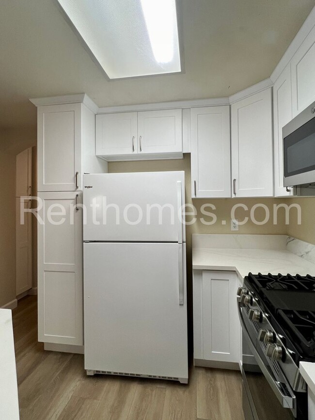 Building Photo - 11881 Spruce Run Dr