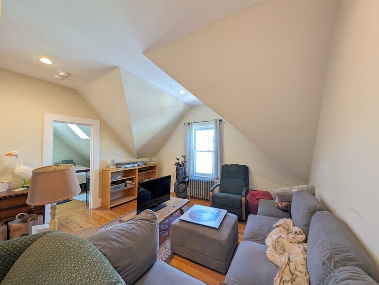 Building Photo - 36 Orchard St