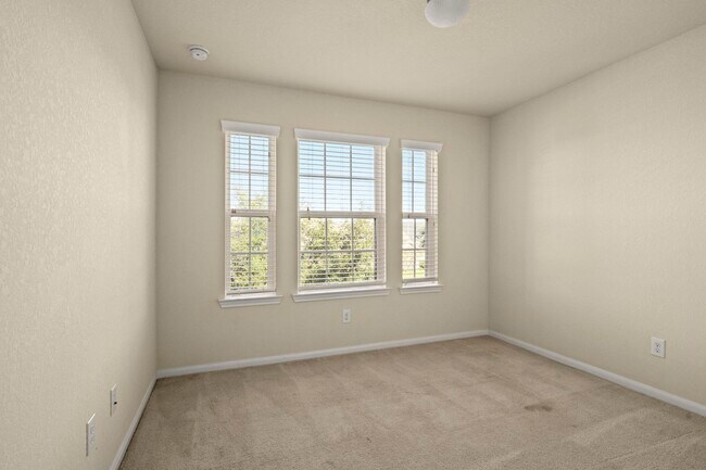 Building Photo - 18211 Palisade Rock Ct