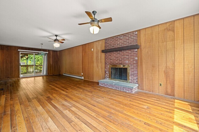 Building Photo - 37 Windsor Ln