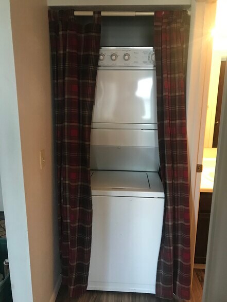 washer and dryer - 2675 S Xanadu Way