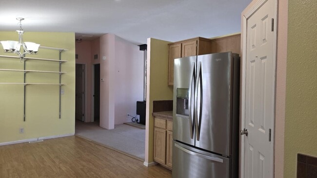 Building Photo - 3 bedroom, 1 3/4 bath home in Hoquiam on t...