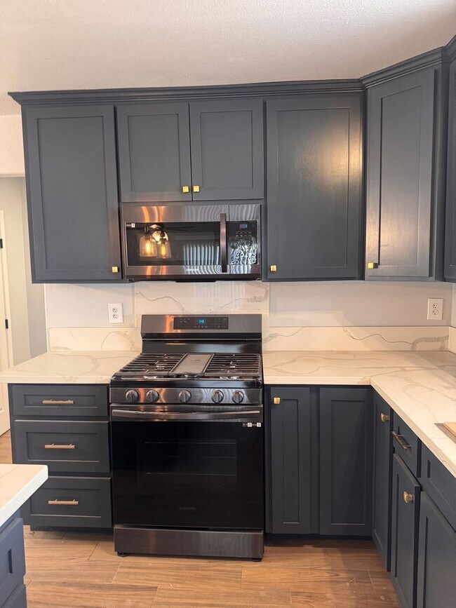 Building Photo - Newly Remolded 3 Bedroom, 2 Bath Home