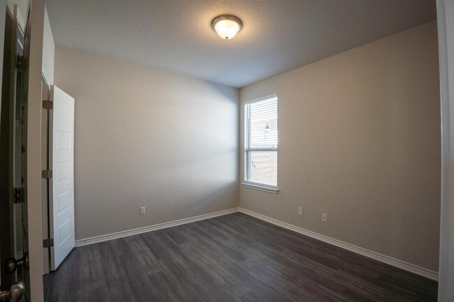Building Photo - 252 Syrah Ct