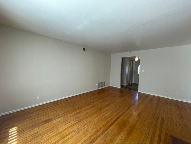 Building Photo - Single Story 3 Bedroom, 2 Bath Single Story Home with Huge Backyard!