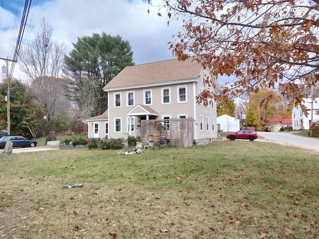 Building Photo - 15 Oak St