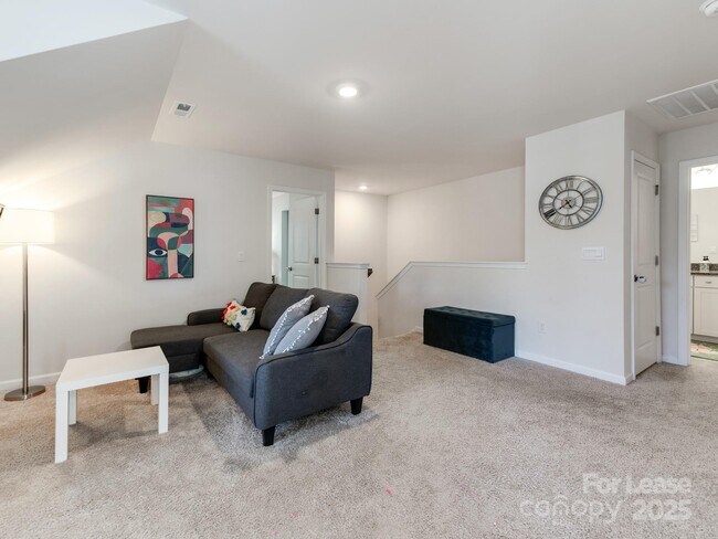 Building Photo - 1063 Thoroughbred Dr.