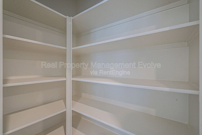 Building Photo - 6450 W Magdalena Ln