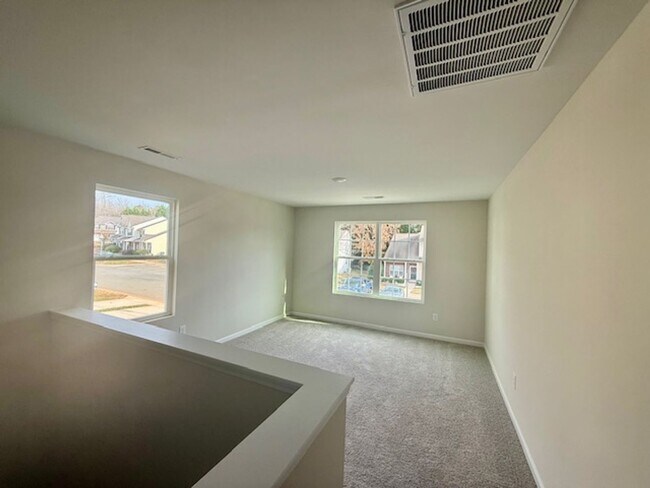 Building Photo - Two bedroom, 2.5 bath townhome in Ridge Creek, Whitsett