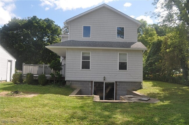 Building Photo - 6090 N Locust St